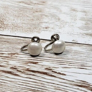 Vintage Nemo Screw On Earrings - Silver Tone with Faux Pearl